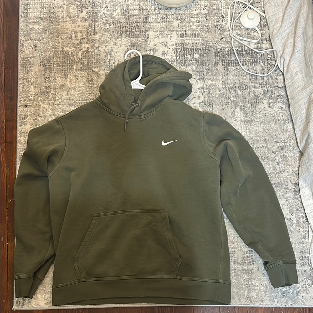Nike Men's Green Hoodie